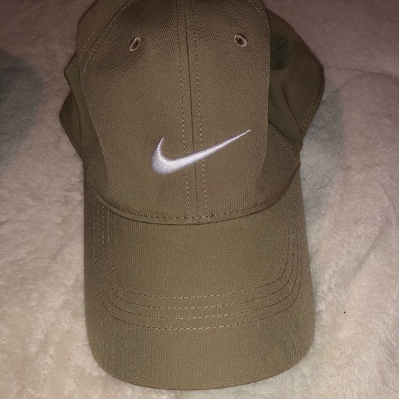 tan nike hat